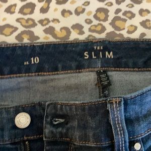WHBM- Size 10 The Slim Jean